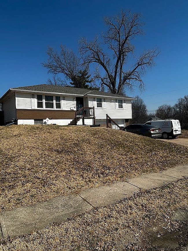 Photo of 9616 E 86th Ter, Raytown, MO