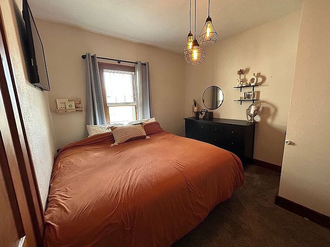 Image of 126 6th Ave S