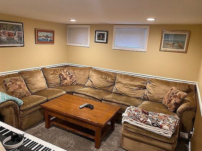 Photo of 75 Unqua Rd, Massapequa, NY