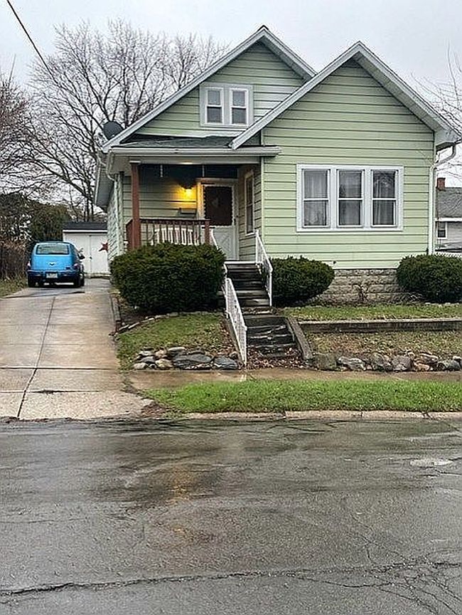 Image of 3212 Elmwood Ave