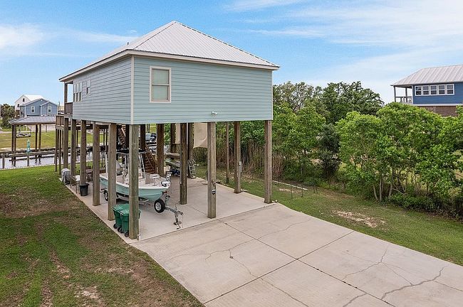 Preview of property located at 4041 Borneo St