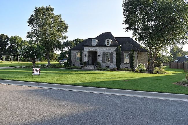 Additional photo 1 of property located at 44 Holli Ln