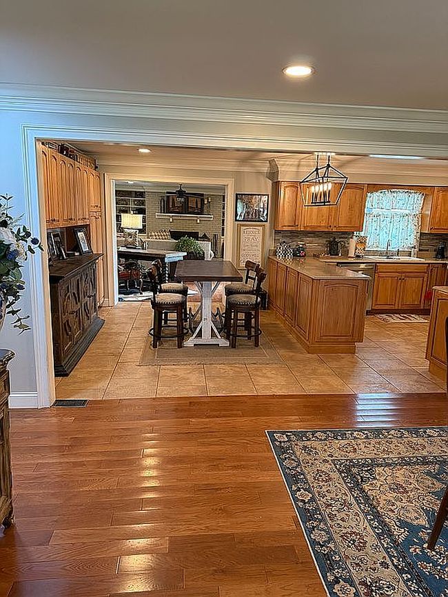 Image of 628 Old Whitley Rd
