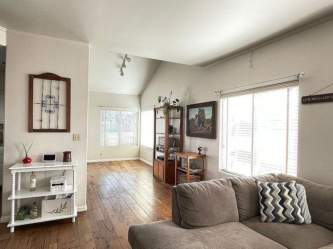 Image of 15400 Mabel Ct