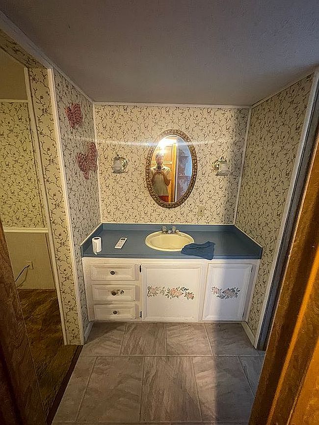 Photo of 6149 Snyders Church Rd Trailer 34, Bath, PA