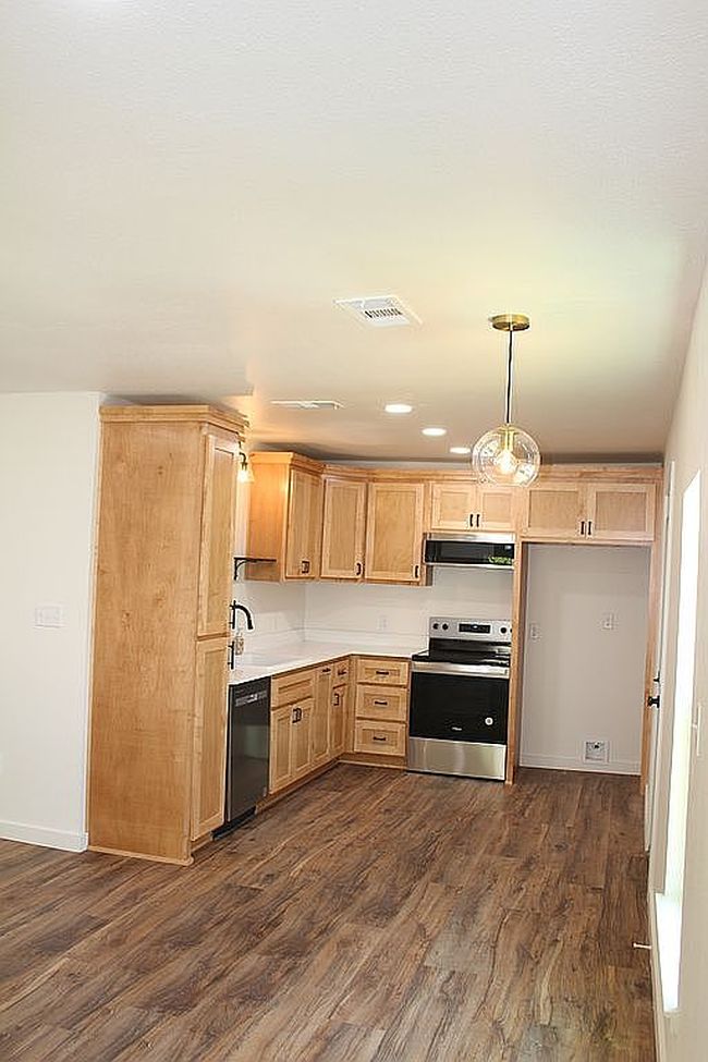 Image of 2540 E Price St