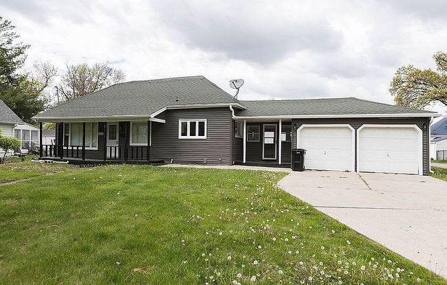 Additional photo 1 of property located at 323 E Manning Ave