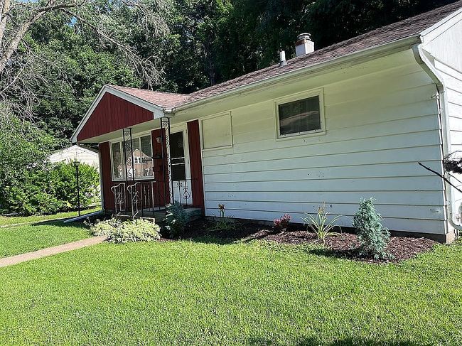 Photo of 950 W Locust St, Dubuque, IA