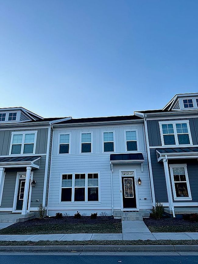 Image of 3225 Battery Park Pl