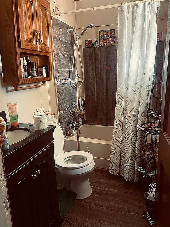 Photo of 210 W Lee St, Alger, OH