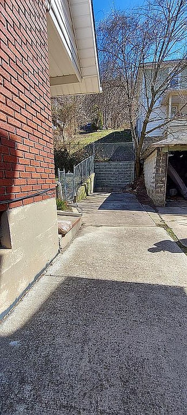 Image of 615 Frederick St