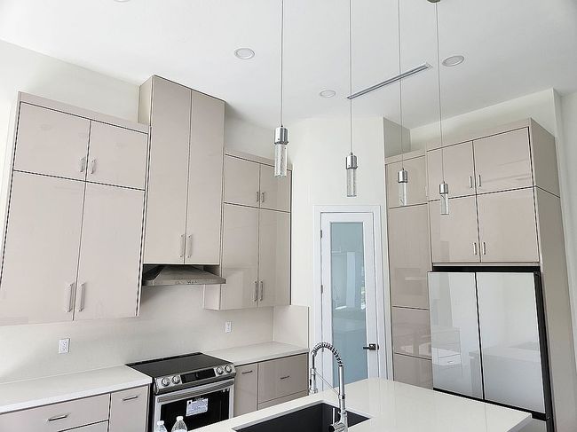Image of 1900 W 27th St
