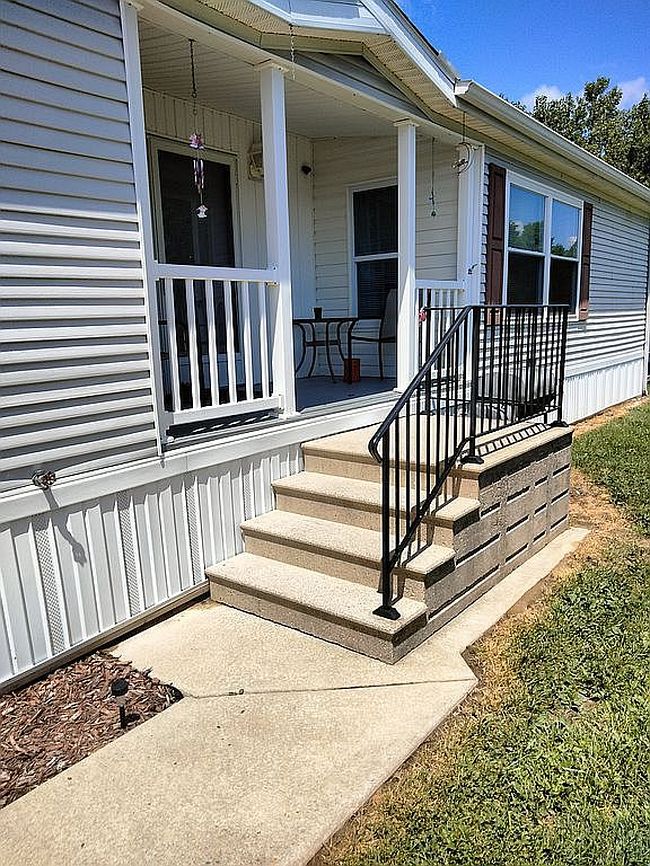 190 Woodland Trails Dr, Collinsville, IL