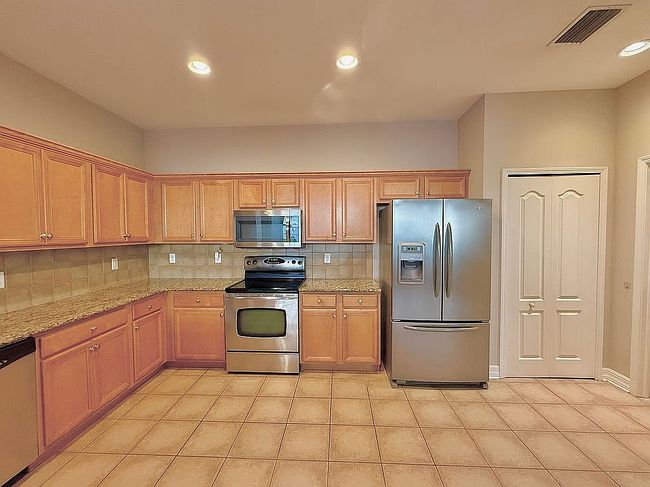 Image of 15719 Phoebepark Ave