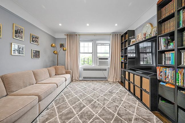 Photo of 11114 76th Ave Apt 411, Flushing, NY