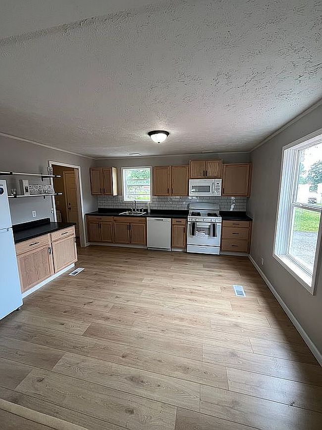 Photo of 3075 Dix Hwy, Lincoln Park, MI