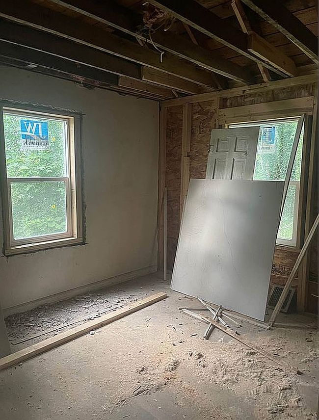 Photo of 55849 Mayflower Rd, South Bend, IN