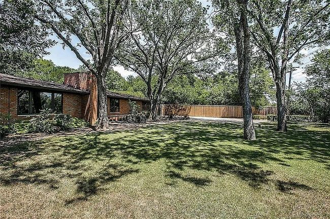 Additional photo 3 of property located at 4407 W Northwest Hwy