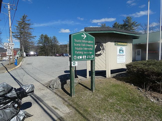 Photo of 8 Erchles St, Rumford, ME