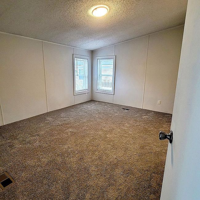 Image of 13 Scarborough Ln