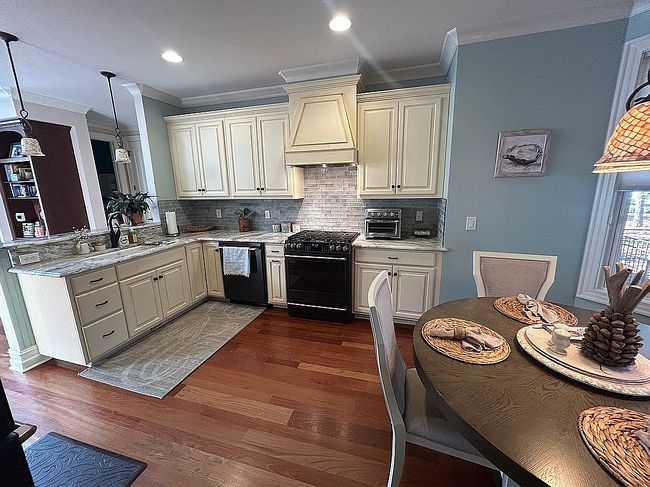 Image of 9163 Devaun Park Blvd