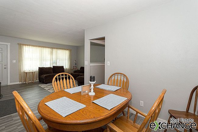 Photo of 1607 Bellevue Ave, Bettendorf, IA