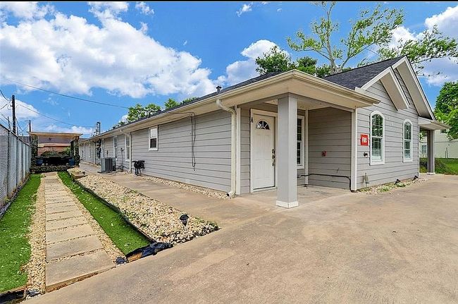 Additional photo 1 of property located at 5038 Mallow St