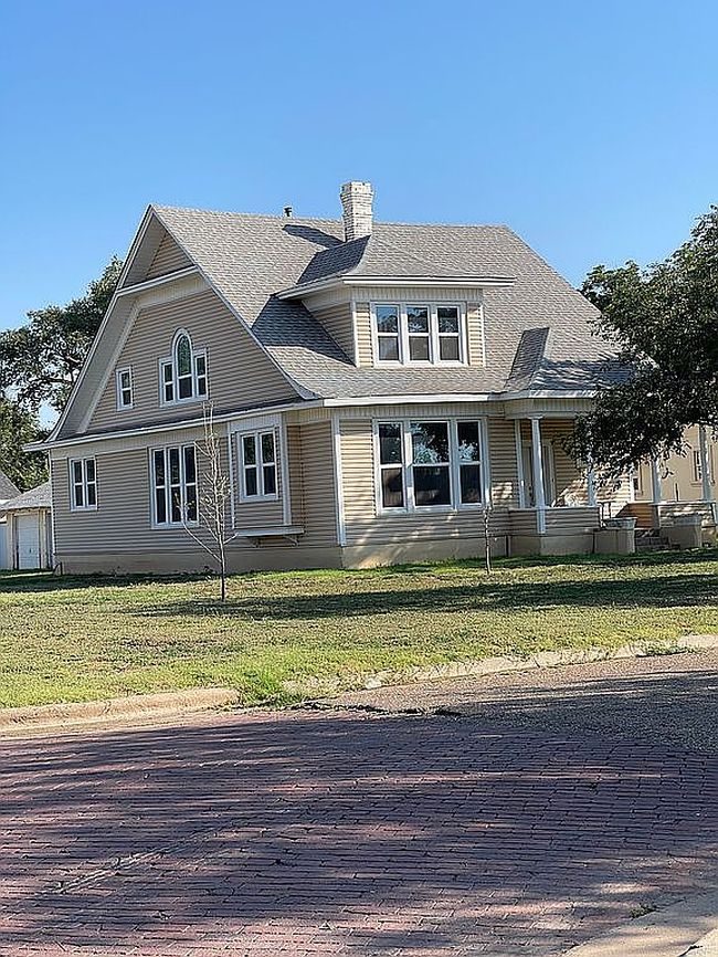 Photo of 603 E 5th St