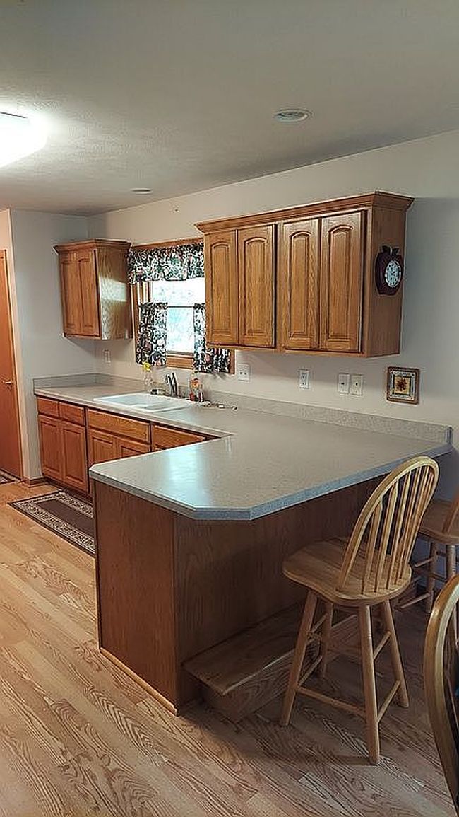 Image of 60 Pinewood Ave