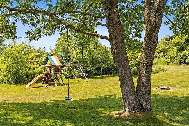 Photo of 533 Sunrise Dr, Clarkston, MI
