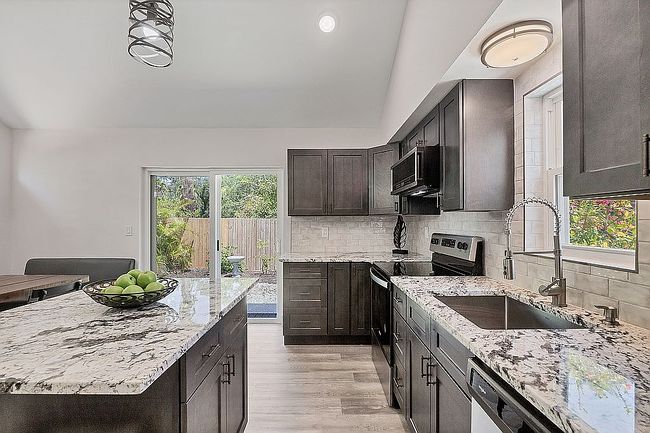 Image of 720 Alizarine Ln
