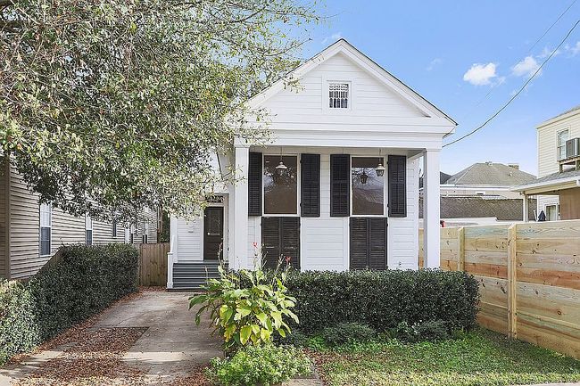 Image of 919 Hillary St
