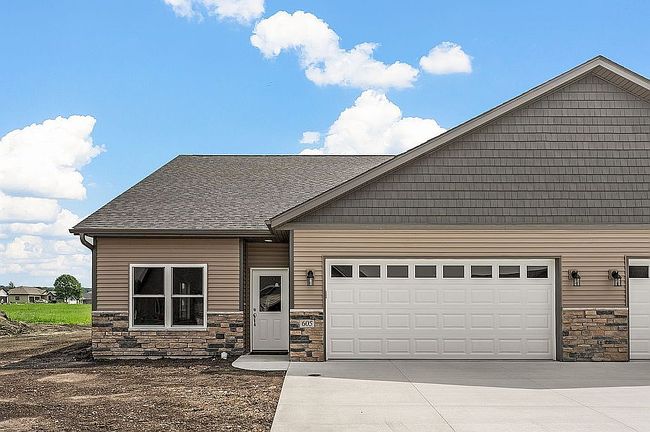 Photo of 605 Northwood Pl, Janesville, MN