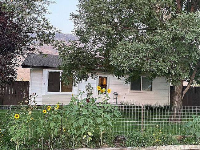 Photo of 67 White Mountain Dr, Bishop, CA