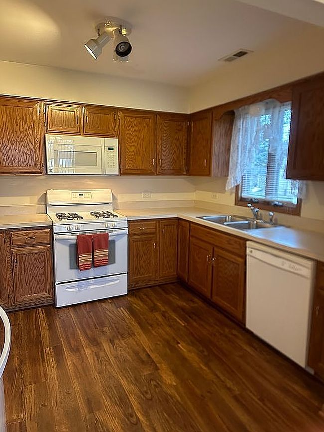 Photo of 2417 Par Four Ct, Joliet, IL