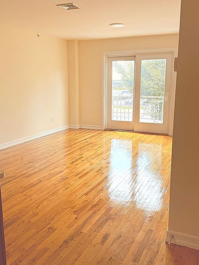 Photo of 10220 Rockaway Beach Blvd, Rockaway Park, NY