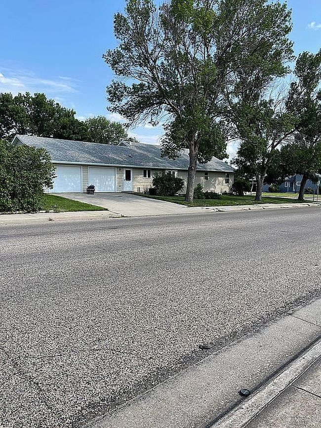 Image of 420 W 2nd St