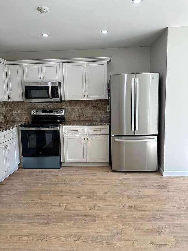 Photo of 53 Freedom Ln, Coram, NY
