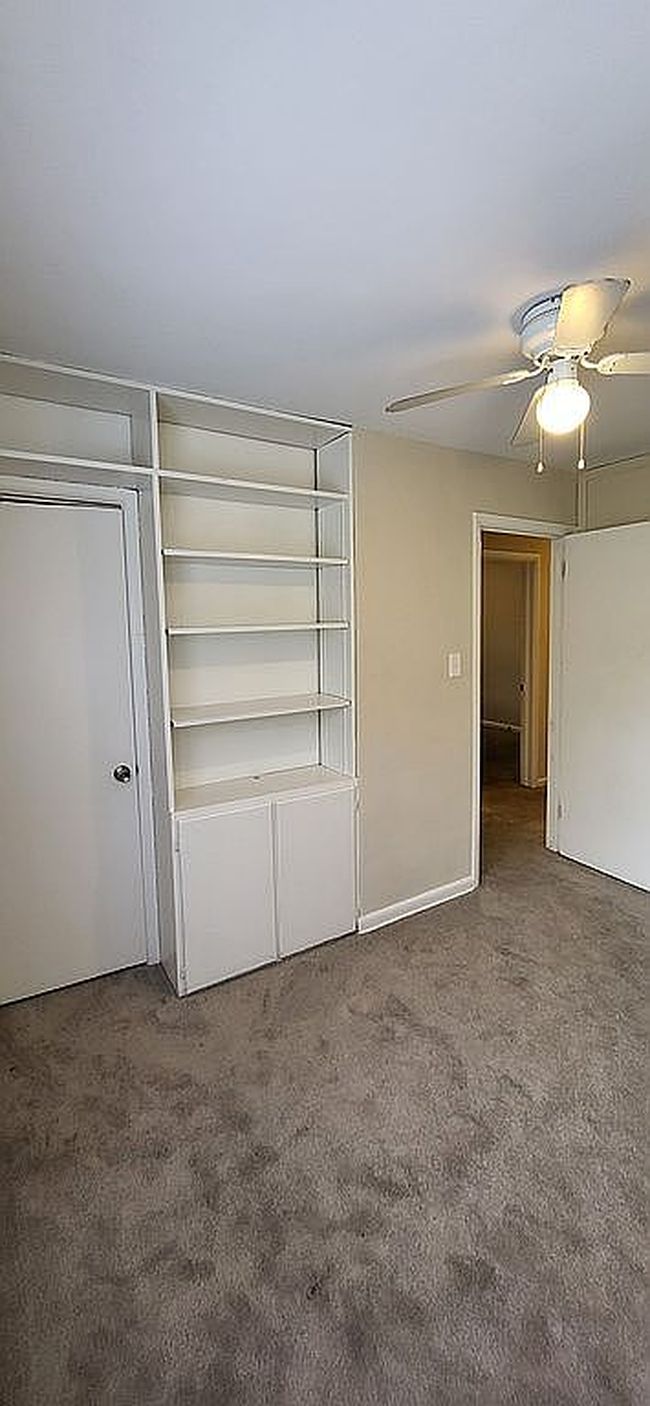 26 Rugby Rd, Newport News, VA