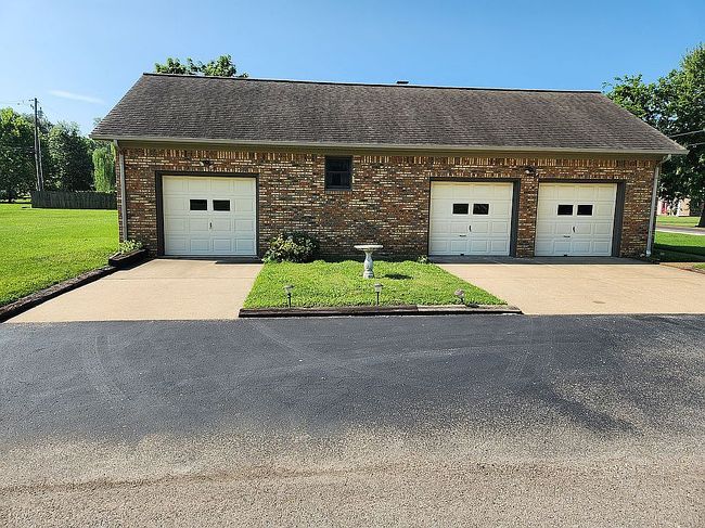 Photo of 5566 Grimm Rd, Newburgh, IN
