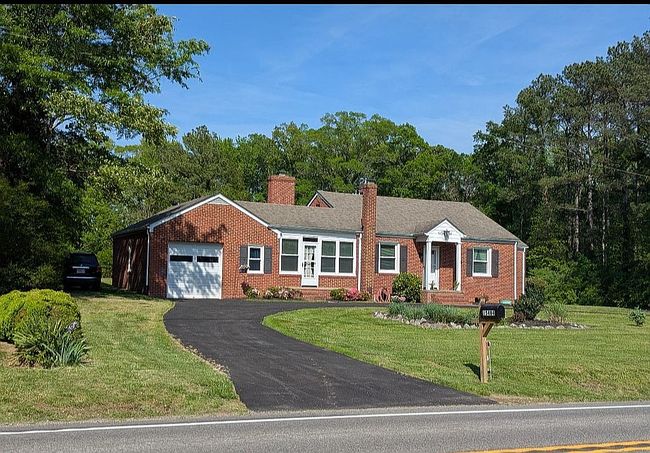 Image of 15484 Mountain Rd