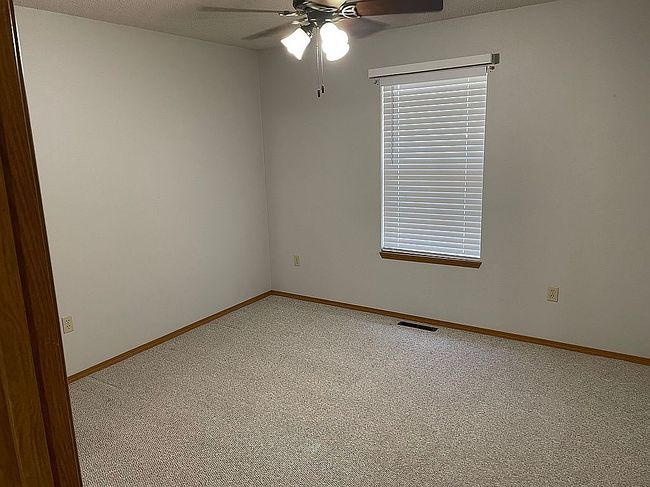 Image of 106 S Elm St