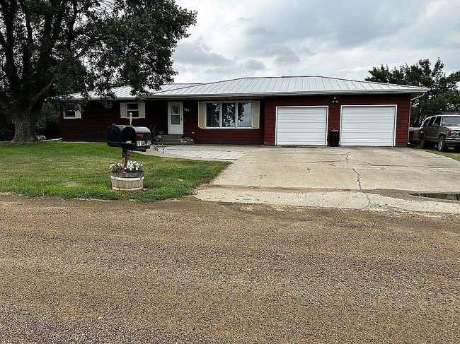 Photo of 705 4th St Se, Highmore, SD