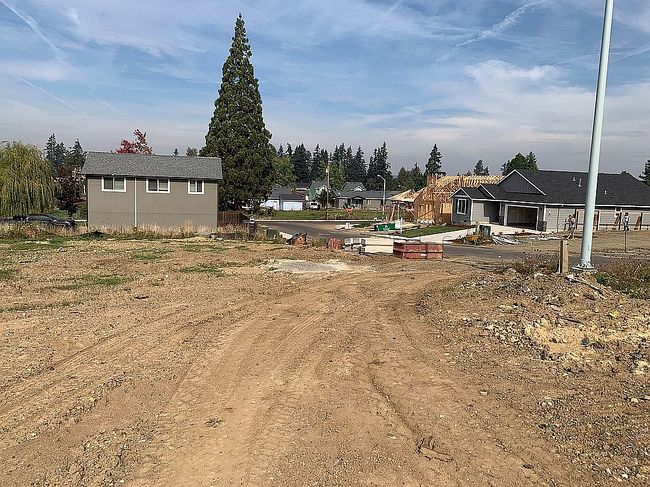 Photo of 661 Boulder Loop, Creswell, OR