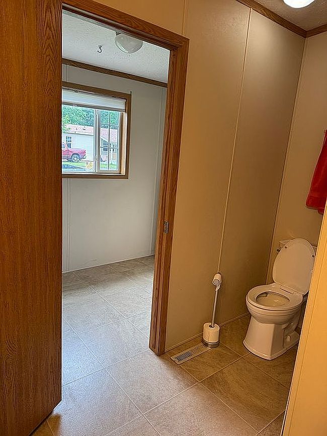Photo of 714 Golfview Cir, Elk Rapids, MI
