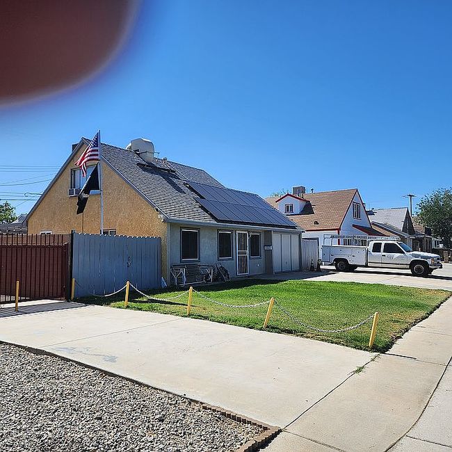 Photo of 44026 10th St W, Lancaster, CA
