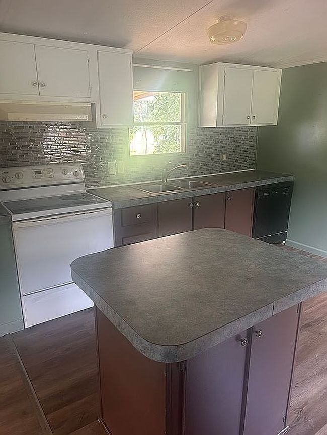 Additional photo 3 of property located at 85 Chickasaw Dr