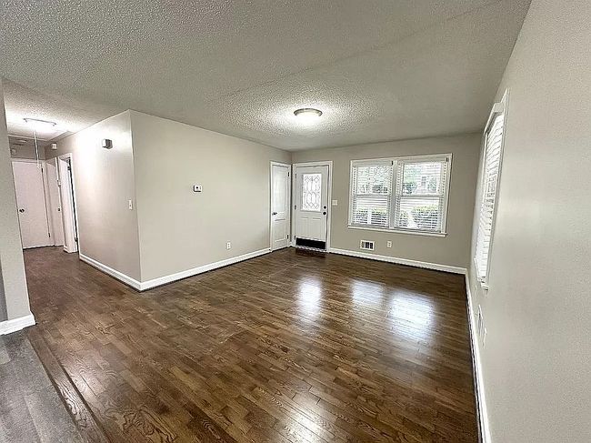 Photo of 3 Pembroke Ln, Taylors, SC