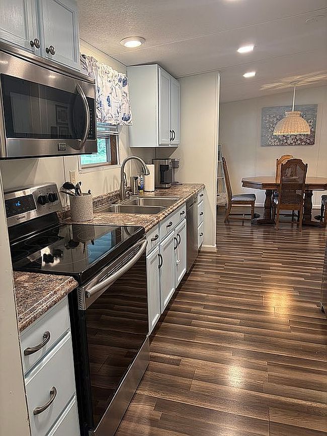 Photo of 260 Paradise Cir #21, Shelby, AL