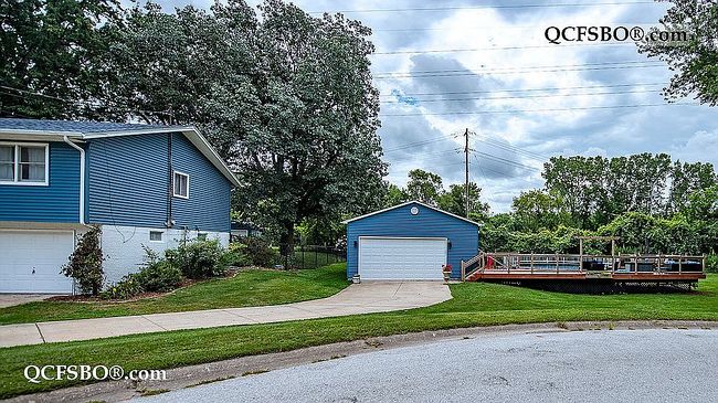Photo of 139 Wisteria Ln, Riverdale, IA